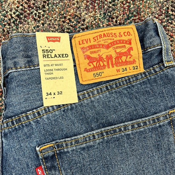 Levi’s 550 Relaxed Fit Jeans - Picture 2 of 2